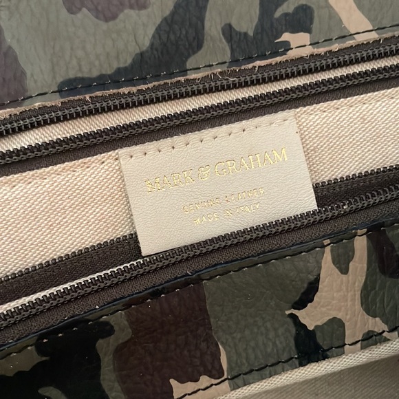 Camouflage Mark & Graham leather tote - Picture 3 of 3